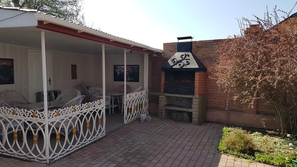 Versal Hotel Kherson Exterior foto