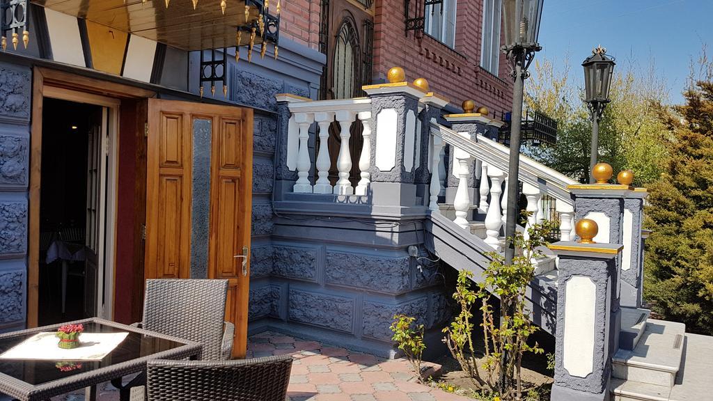 Versal Hotel Kherson Exterior foto